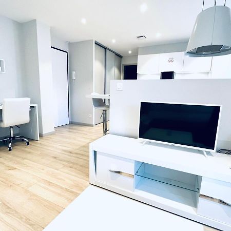 Le White Cosy A 5 Minutes Du Lac Avec Parking Privatif Gratuit 안시 외부 사진