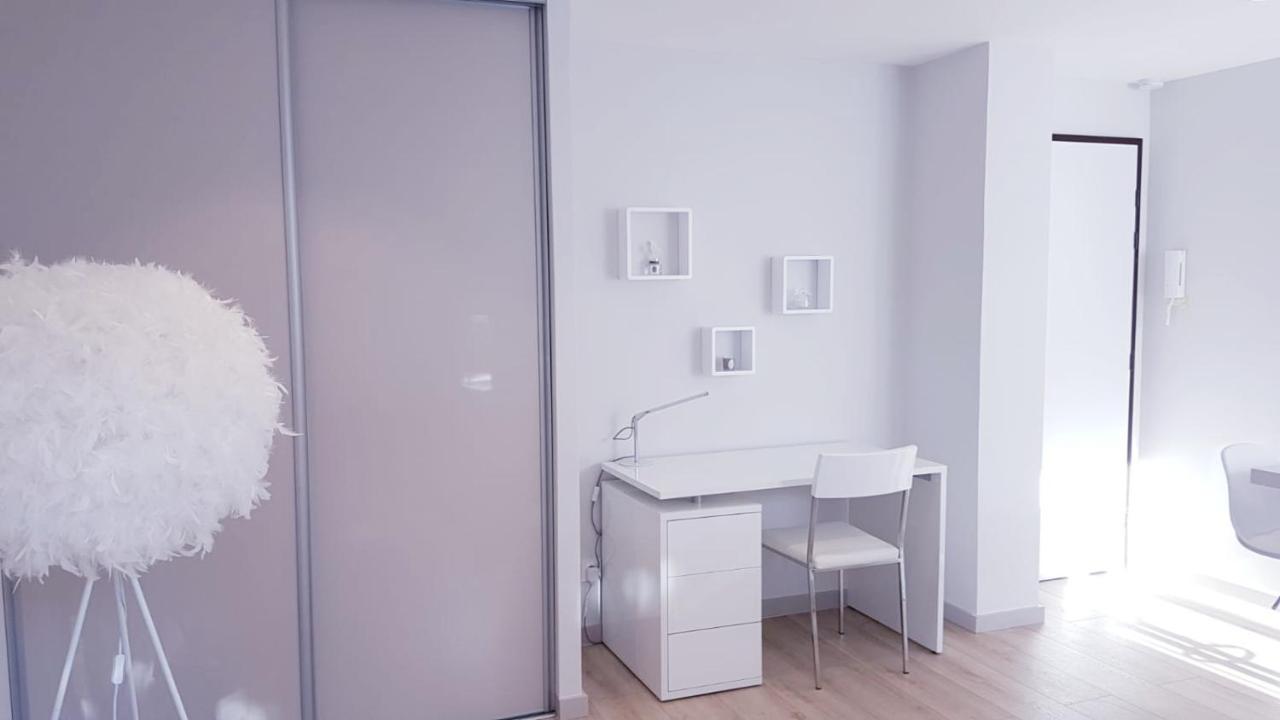 Le White Cosy A 5 Minutes Du Lac Avec Parking Privatif Gratuit 안시 외부 사진