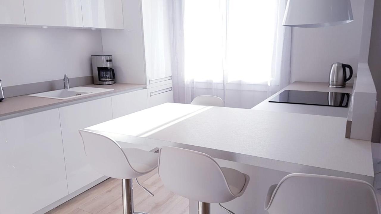 Le White Cosy A 5 Minutes Du Lac Avec Parking Privatif Gratuit 안시 외부 사진