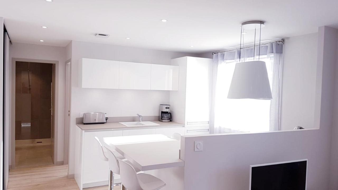 Le White Cosy A 5 Minutes Du Lac Avec Parking Privatif Gratuit 안시 외부 사진