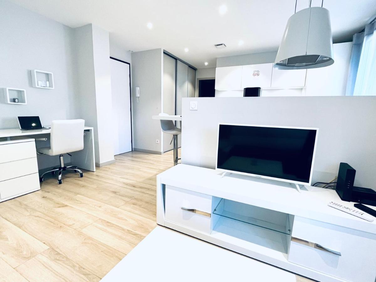 Le White Cosy A 5 Minutes Du Lac Avec Parking Privatif Gratuit 안시 외부 사진
