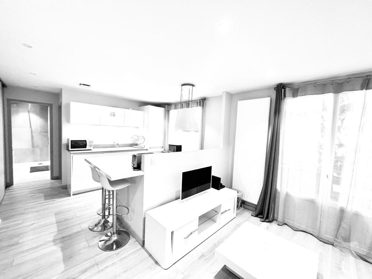 Le White Cosy A 5 Minutes Du Lac Avec Parking Privatif Gratuit 안시 외부 사진