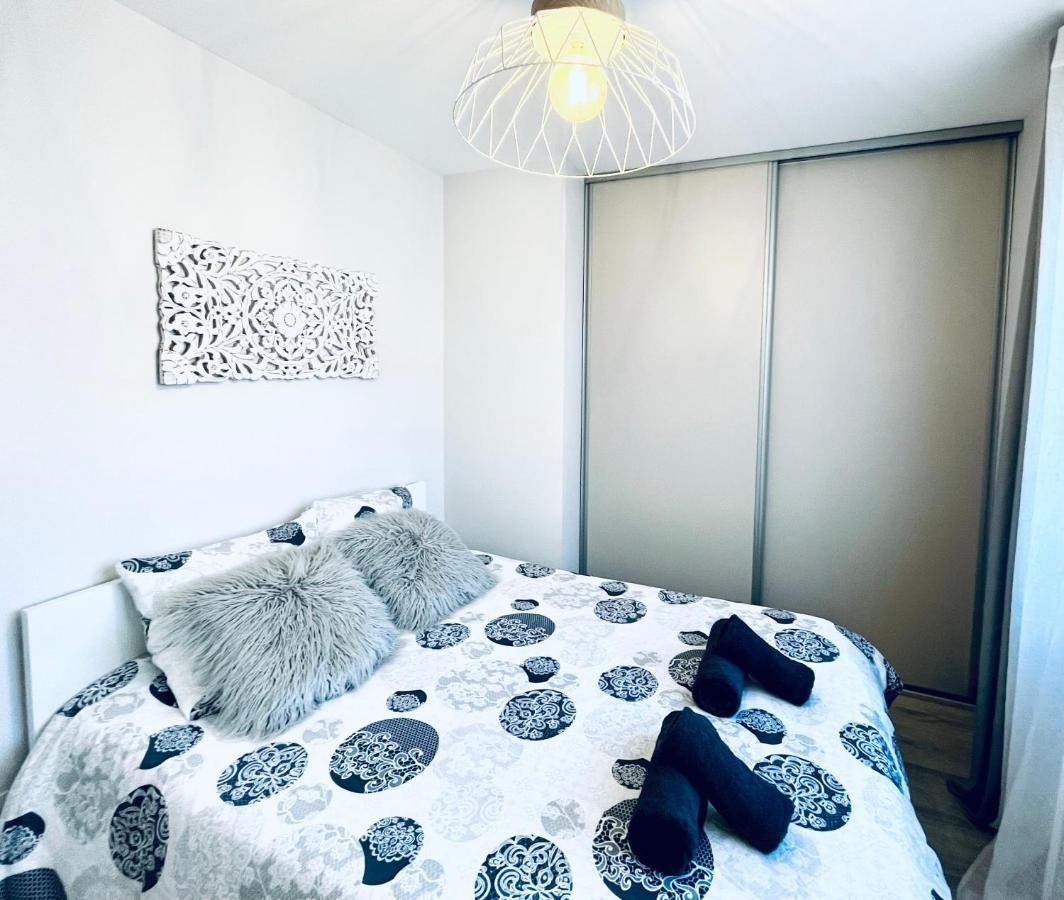 Le White Cosy A 5 Minutes Du Lac Avec Parking Privatif Gratuit 안시 외부 사진